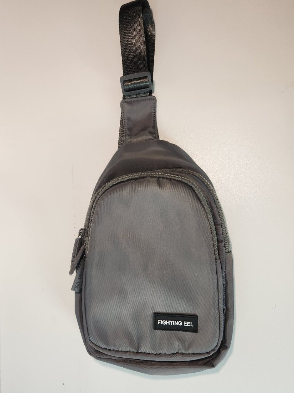 FIGHTING EEL Sling Bag